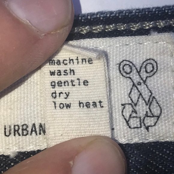 Levi’s 514 Jean Upcycled Cut-off Shorts - Picture 7 of 8